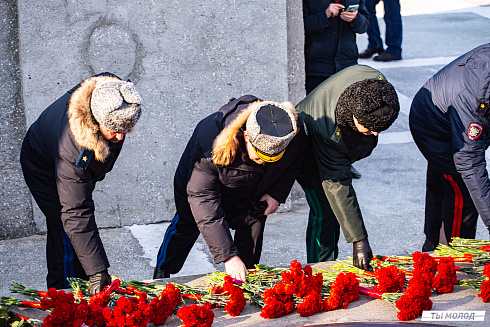 Возложение цветов в честь Дня Защитника Отечества 2025