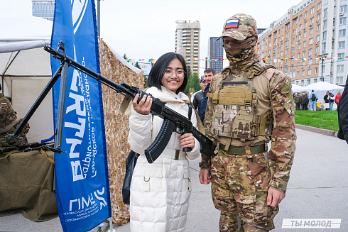 Передвижная выставка трофейной техники НАТО «Сила V Правде – Гордость и Победа»