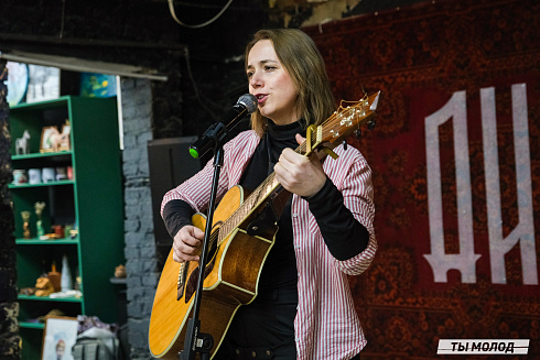 Художественная выставка "Контекст" в арт-резиденции "Респект" 