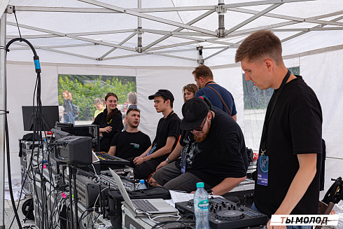 Фестиваль авторской музыки "СНИЗУ ФЕСТ 2024"