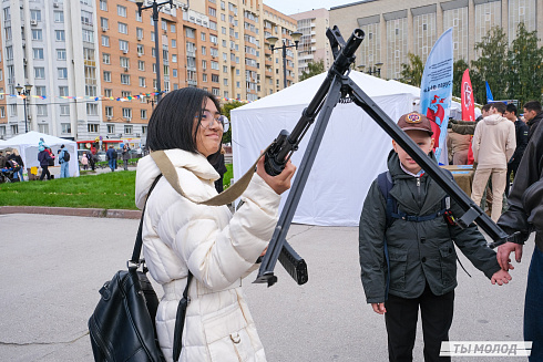 Передвижная выставка трофейной техники НАТО «Сила V Правде – Гордость и Победа»