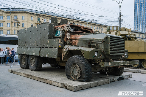 Передвижная выставка трофейной техники НАТО «Сила V Правде – Гордость и Победа»
