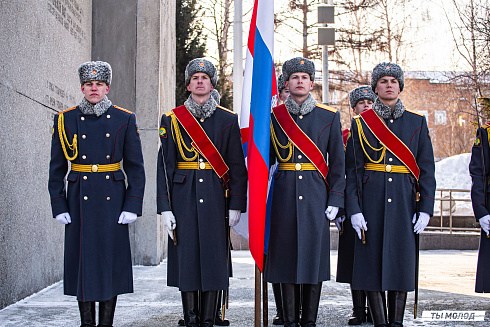 Возложение цветов в честь Дня Защитника Отечества 2025