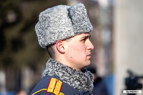 Возложение цветов в честь Дня Защитника Отечества 2025