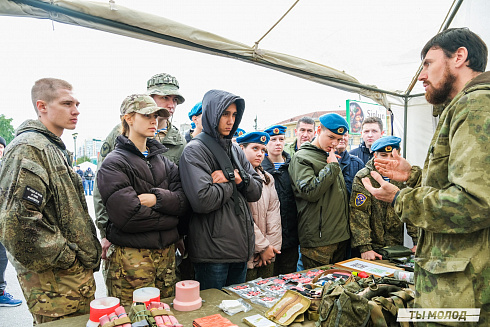 Передвижная выставка трофейной техники НАТО «Сила V Правде – Гордость и Победа»