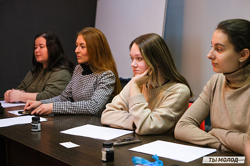 Художественная выставка "Контекст" в арт-резиденции "Респект" 