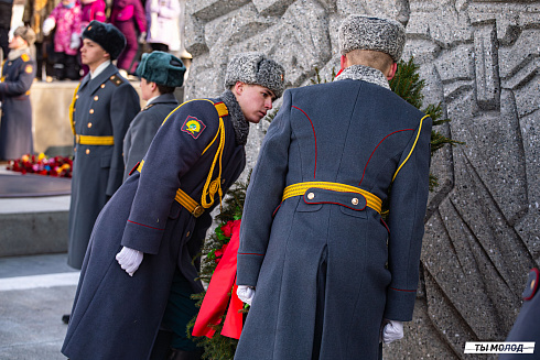 Возложение цветов в честь Дня Защитника Отечества 2025