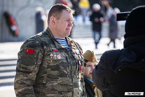 Возложение цветов в честь Дня Защитника Отечества 2025