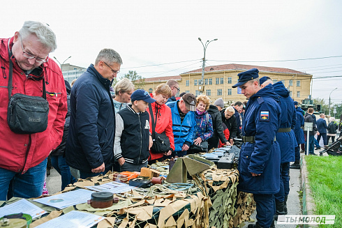 Передвижная выставка трофейной техники НАТО «Сила V Правде – Гордость и Победа»