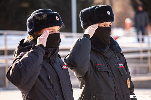 Возложение цветов в честь Дня Защитника Отечества 2025