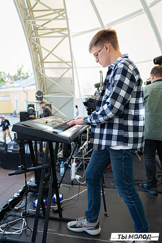 Фестиваль авторской музыки "СНИЗУ ФЕСТ 2024"