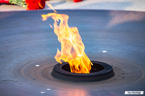 Возложение цветов в честь Дня Защитника Отечества 2025