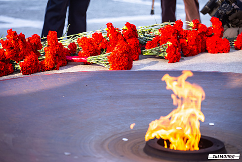 Возложение цветов в честь Дня Защитника Отечества 2025