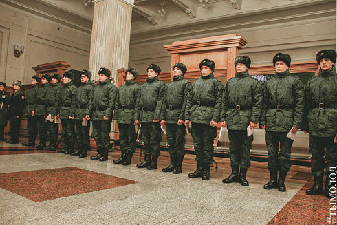 15 призывников из Новосибирской области отправились служить в Президентский полк