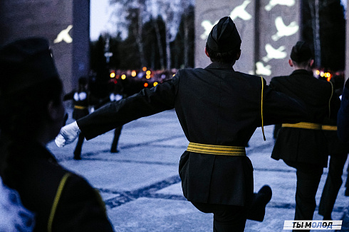Сотни свечей – в честь подвига героев Победы! 