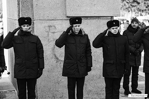 Возложение цветов в честь Дня Защитника Отечества 2025