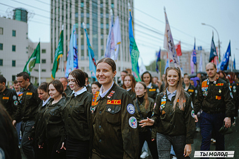 И в дождь, и в слякоть на посту! 