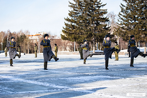 Возложение цветов в честь Дня Защитника Отечества 2025
