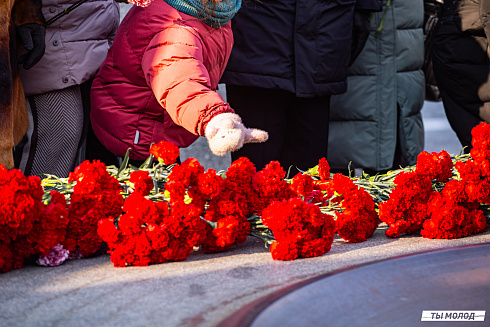 Возложение цветов в честь Дня Защитника Отечества 2025