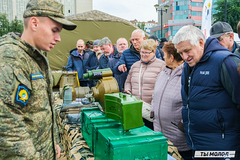 Передвижная выставка трофейной техники НАТО «Сила V Правде – Гордость и Победа»