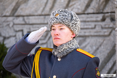 Возложение цветов в честь Дня Защитника Отечества 2025