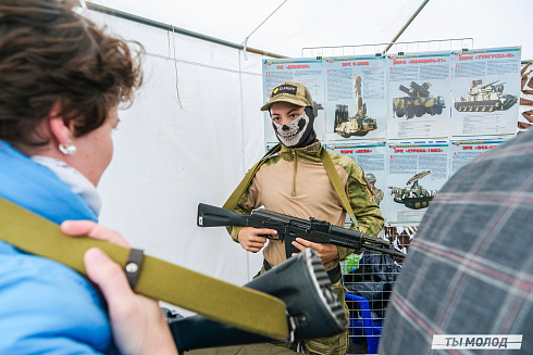 Передвижная выставка трофейной техники НАТО «Сила V Правде – Гордость и Победа»