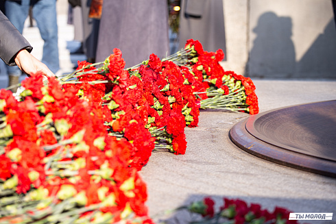 Возложение цветов в честь Дня Защитника Отечества 2025