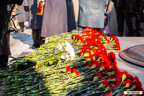 Возложение цветов в честь Дня Защитника Отечества 2025