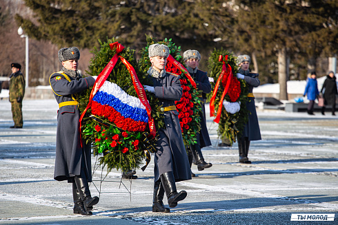 Возложение цветов в честь Дня Защитника Отечества 2025