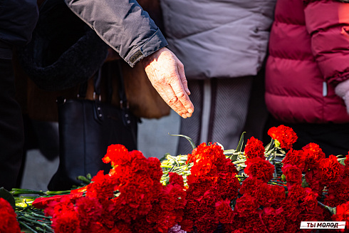 Возложение цветов в честь Дня Защитника Отечества 2025