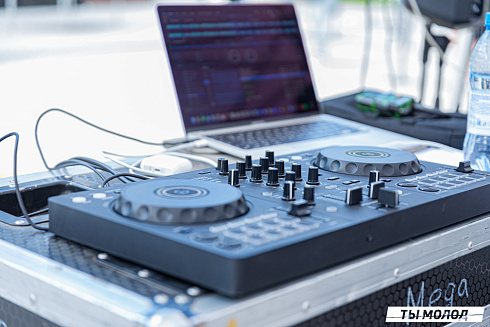 Фестиваль авторской музыки "СНИЗУ ФЕСТ 2024"