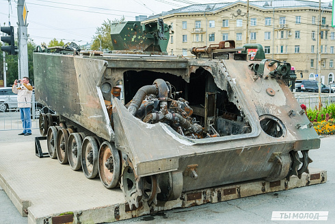 Передвижная выставка трофейной техники НАТО «Сила V Правде – Гордость и Победа»