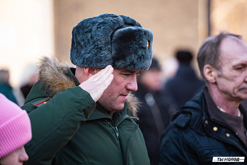 Возложение цветов в честь Дня Защитника Отечества 2025